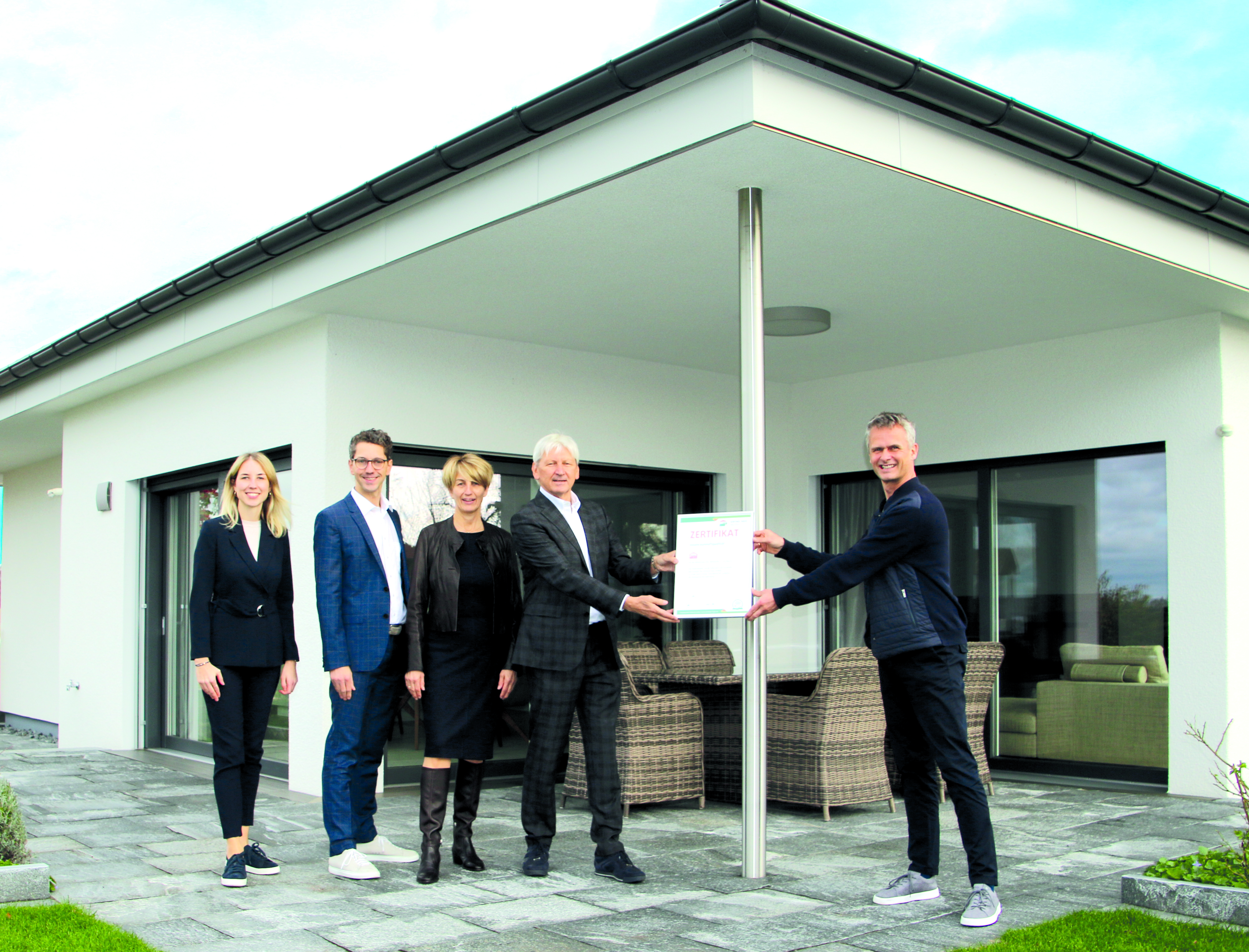 Fertighaus Weiss Zwei Neue Musterhauser Zertifiziert Sentinel Haus Blog